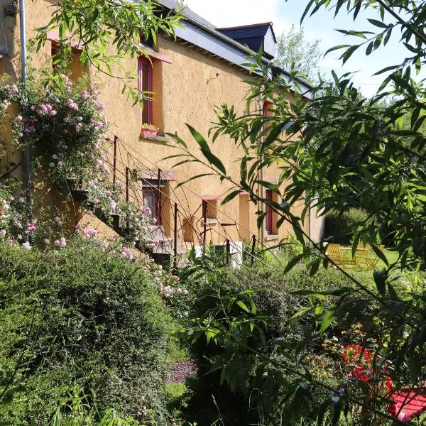 Gîtes Les Fleuries: Saint-Méen-le-Grand şehrinde bir otel