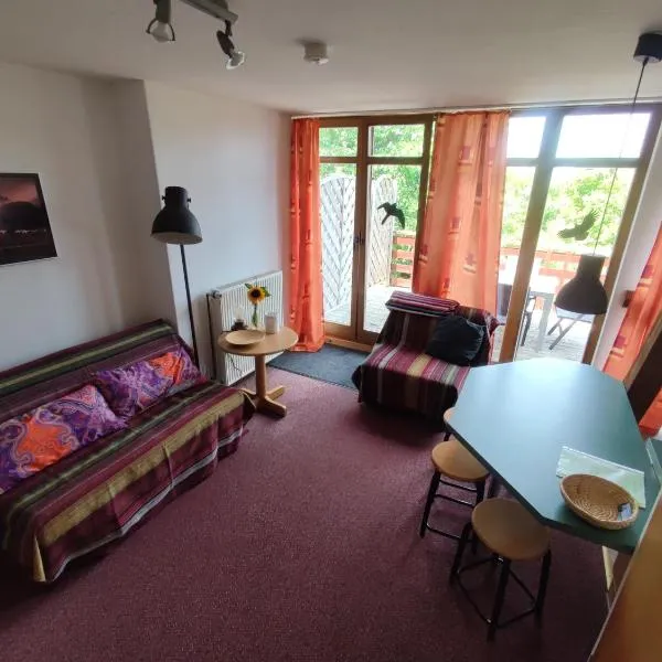 Five Oaks - Rote Wohnung, hotel i Hohenkirchen