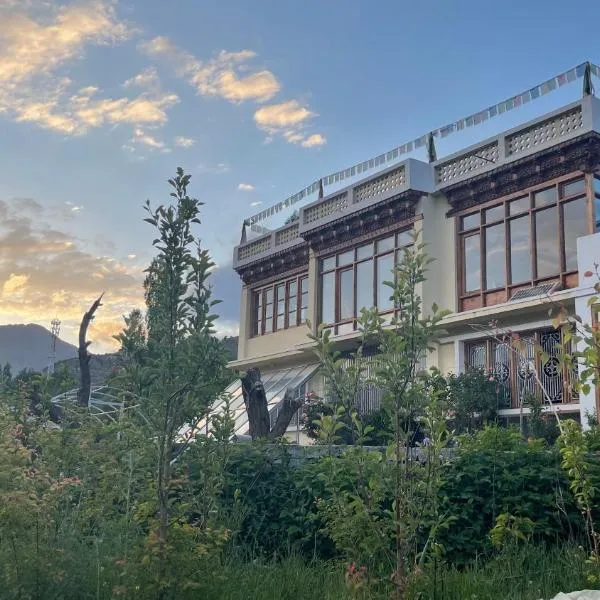 THE WILLOW HOUSE, hotell sihtkohas Leh
