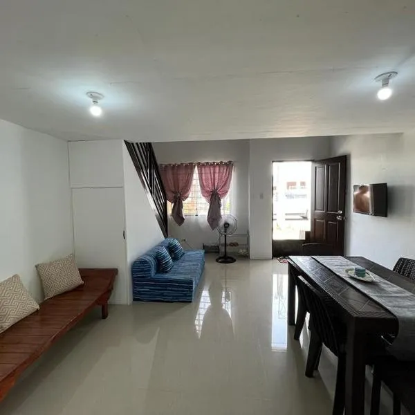 Manzil Jina Laiya House Rental、サンフアンのホテル