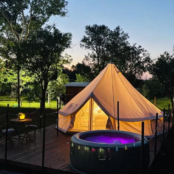 Green Garden Glamping Retezat, Hotel in Bălan