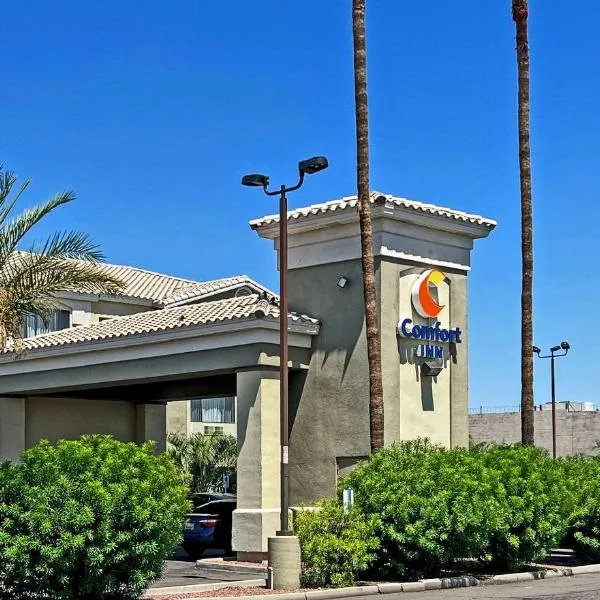 Comfort Inn West Phoenix at 27th Ave and I-I0، فندق في فينكس
