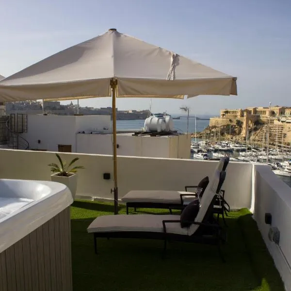 BEBIRGU PALAZZINO LUXURY 2 jacuzzi to share, hotel in Vittoriosa