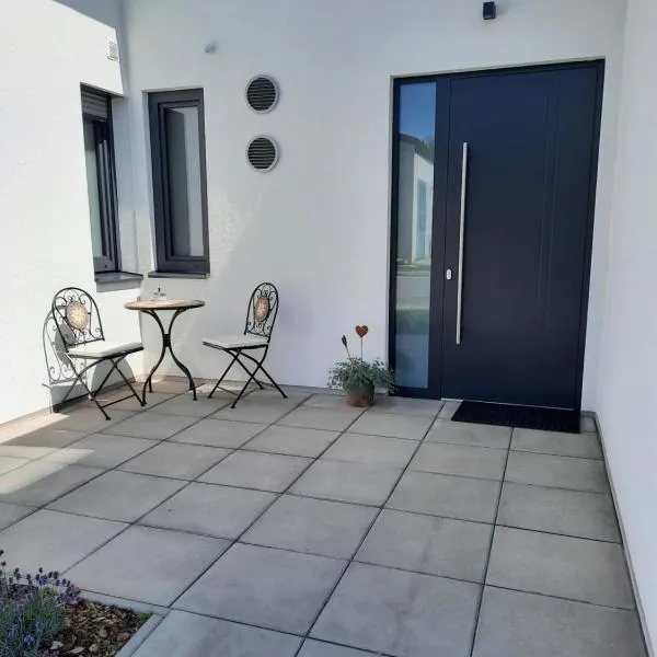 Ferienwohnungen Winzergasse、プルバッハ・アム・ノイジードラーゼーのホテル