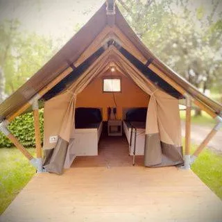 Safari tent XS, hotel in Berdorf
