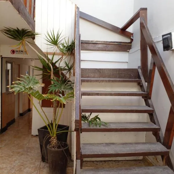 HOSTAL SOL ATACAMA -CALDERA, hotel en Caldera