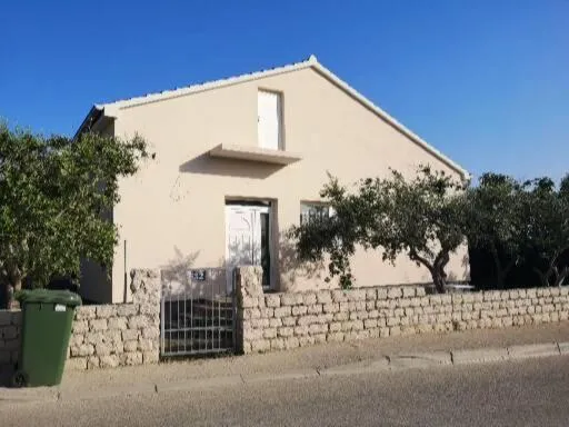 Apartman Nea, מלון בנין