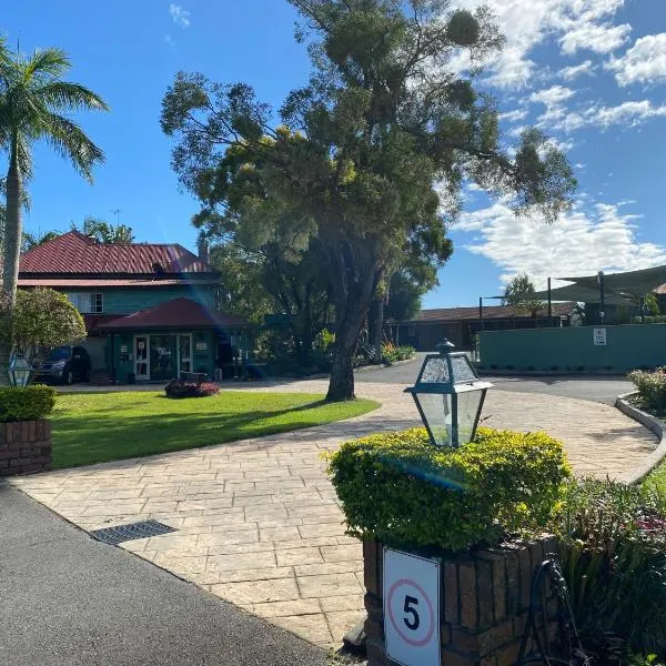 Puffers Inn, hotel en Yatala