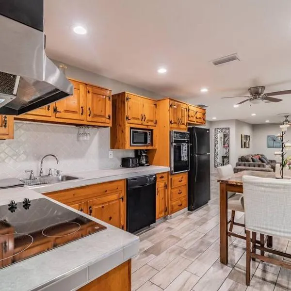 Town 'n' Country Cozy Corner, Your Florida Fun Hub, hotel Tampában