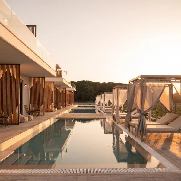 Salt Boutique Hotel، فندق في Kardamás