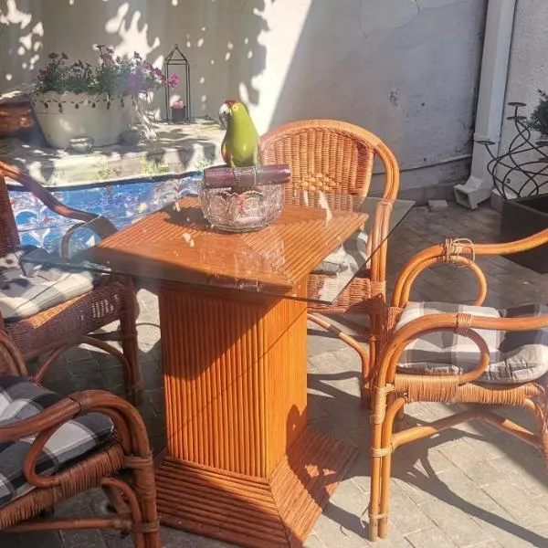 APARTMAN SLAVUJ, hotel v destinácii Karaburma