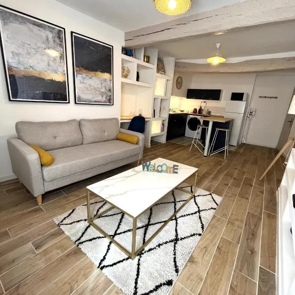 Nuit bleue - tout Grasse à pied !, hotel a Grasse