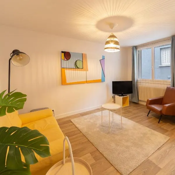 Votre Maison Loin de Chez Vous, hotel i Châteaugay