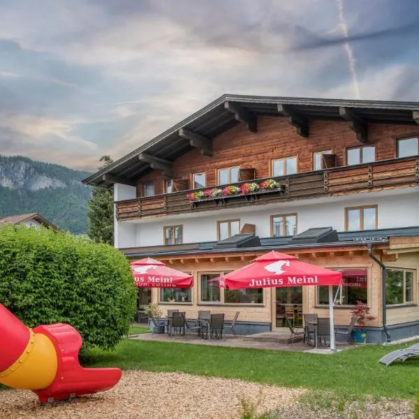 Familienhotel Central, hotel a Sankt Johann in Tirol