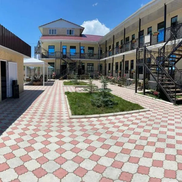 Aknur Deluxe hotel, hotel in Cholponata