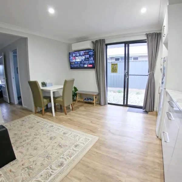 Granny Flat next to golf course, hotel v destinaci Stanthorpe