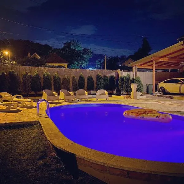 Mika’s Poolhouse – hotel w mieście Vrčin