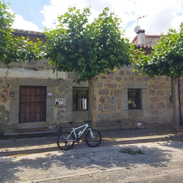 Las Henrenes, hotel in Muñana