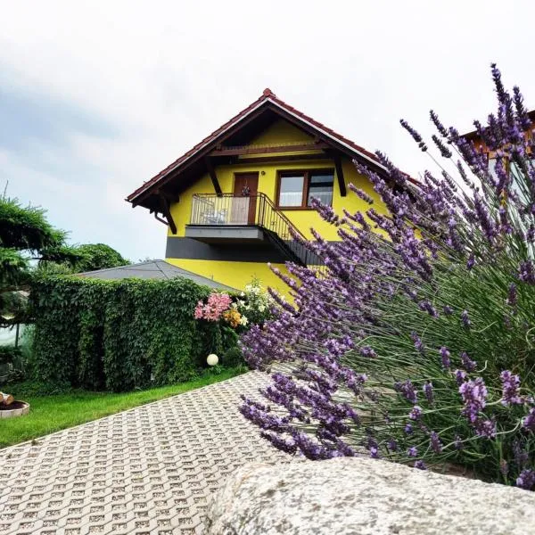 LawendoweAgro, hotel in Gliśno