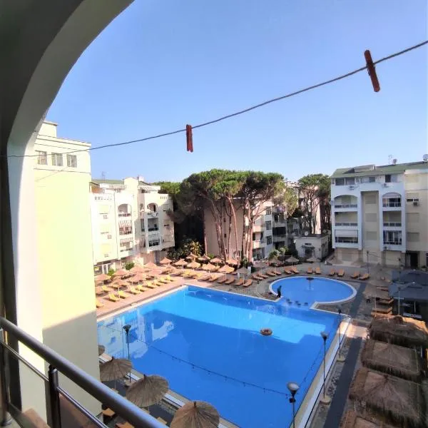 Joni's Small Condo, hótel í Golem