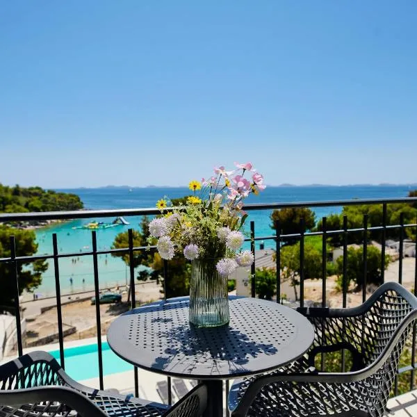 Colentum Resort Murter, hotel v Murteru