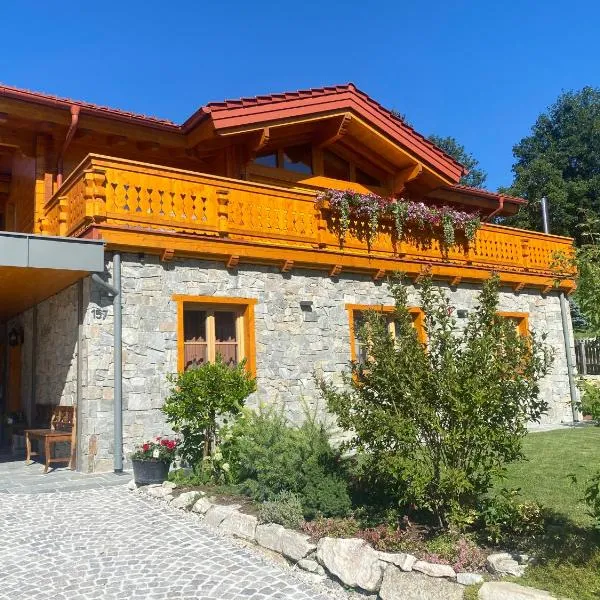 Chalet - Appartementhaus Alma, hotell sihtkohas Haus im Ennstal
