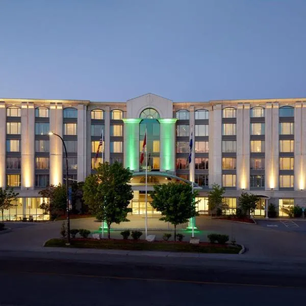 Holiday Inn & Suites Montreal Airport, hotel en Dorval