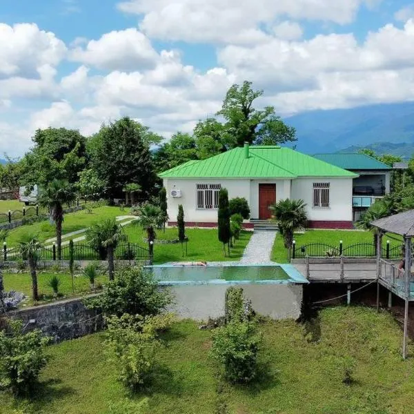 Kokhta guest house On the mountain, khách sạn ở Mukhuri