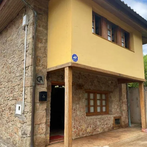 Casa Rural Kiko Asturias, hotel v destinaci Bimenes