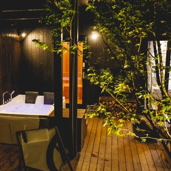 SAUNA FOREST CABIN 軽井沢 御代田 A棟 zen-asobi, hotel v destinaci Oiwake