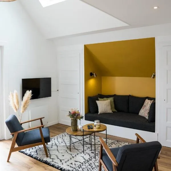 Superbe Loft Rumilly, 2 à 6 pers, 100 m2, proche ANNECY et AIX LES BAINS, hotel em Rumilly