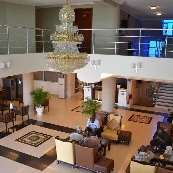 Viesnīca Nobila Airport Hotel pilsētā Pahou
