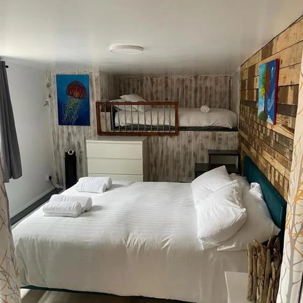 Charming Chalet in Stoke Fleming - Sleep 3 4, hotel v destinaci Dartmouth