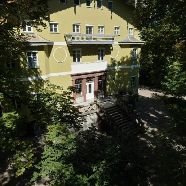 Villa Quintana, hotel v destinaci Künzing