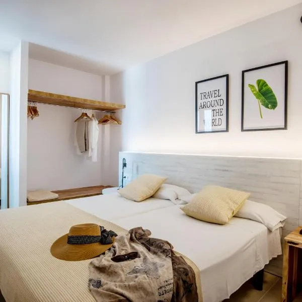 Apartamentos Es Pujols - Emar Hotels, hotel sa Es Pujols