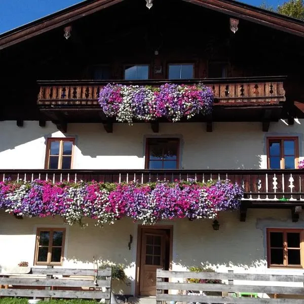 Ferienzimmer Brennerbauer, hotel v destinaci Lofer