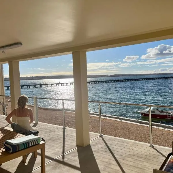 Beachside & Jetty View Apartment 1 - Admirals Apartment, hotel din Streaky Bay