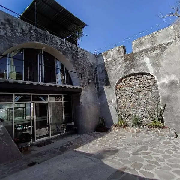 Casa con alberca dentro de ex-hacienda en Atlixco, hotell i Tepeojuma