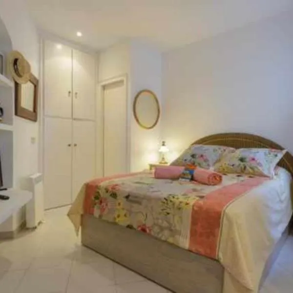 CapSaSalBegur137 Piscina del Mar, Vista al Patio, hotel a Begur