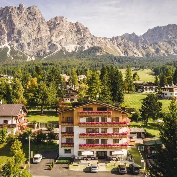 Camina Suite and Spa, hôtel à Cortina dʼAmpezzo