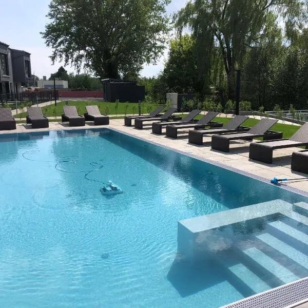 25h SPA-Residenz POOLs IN & OUT, private Garden & Beach, hotel Nezsiderben