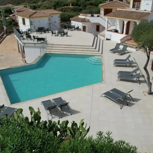 Residence Chiaro di Luna, hotel v destinaci San Teodoro
