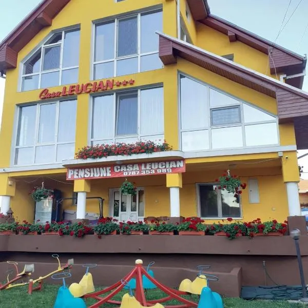 Casa Leucian – hotel w mieście Chişcădaga