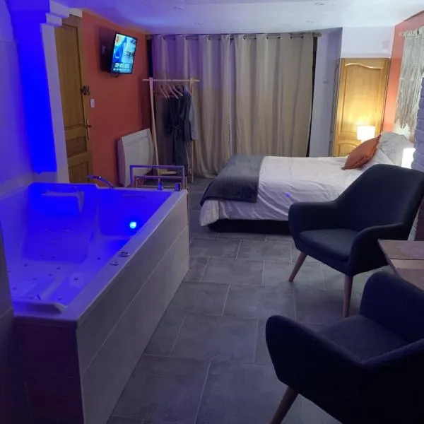 Studio Cosy avec Jacuzzi Privatif et Terrasse, hotel em Hazebrouck