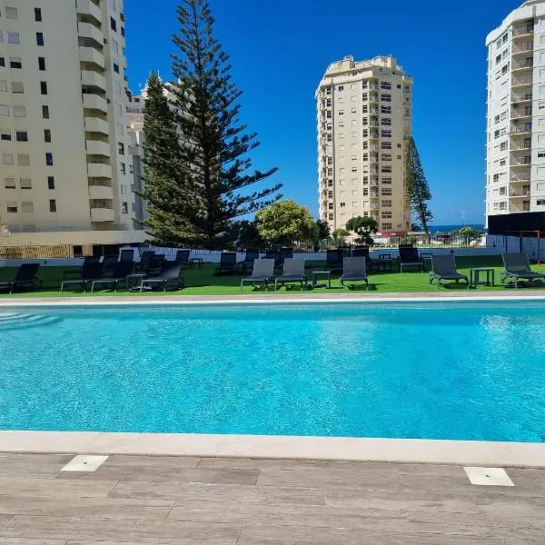 AlgarPapa Rooms, hotel em Armação de Pêra