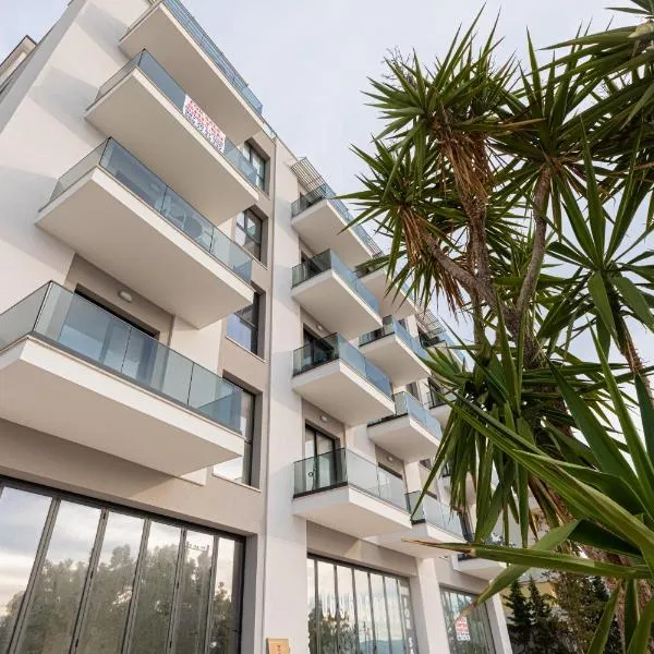 Curoj Luxury Apartments, Hotel in Radhimë