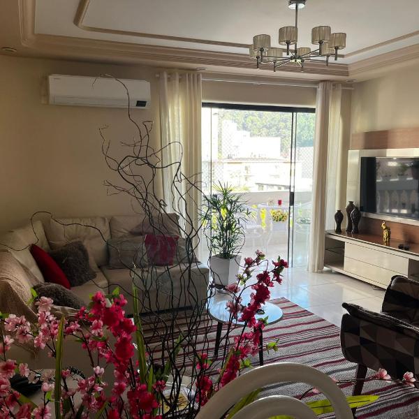 Apartamento 3 quartos com 140mt quadrados fica a 150mts do Shopping Lá Plage Orla Praia Pitangueiras, Guarujá SP Brasil