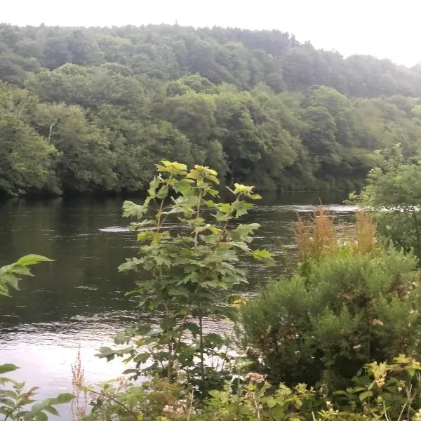 River Ness View, hotel en Dores