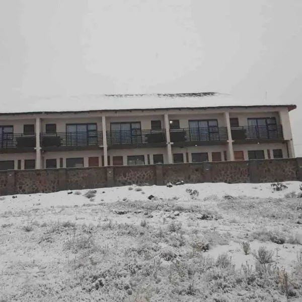 Highlands Lodge, hotel v destinaci Mokoeng