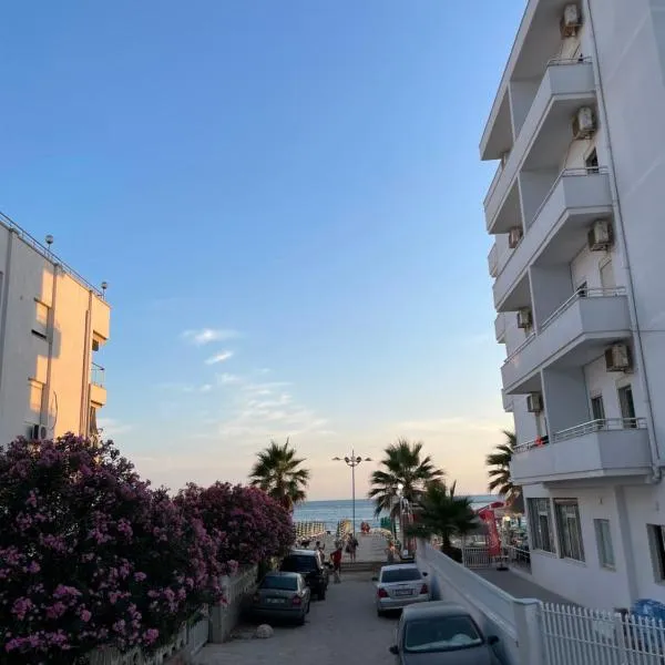 Flors Apartments, hotel a Durrës